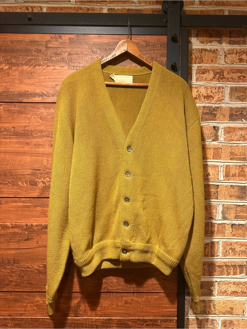 Vintage 100% wool Cardigan size medium (15)